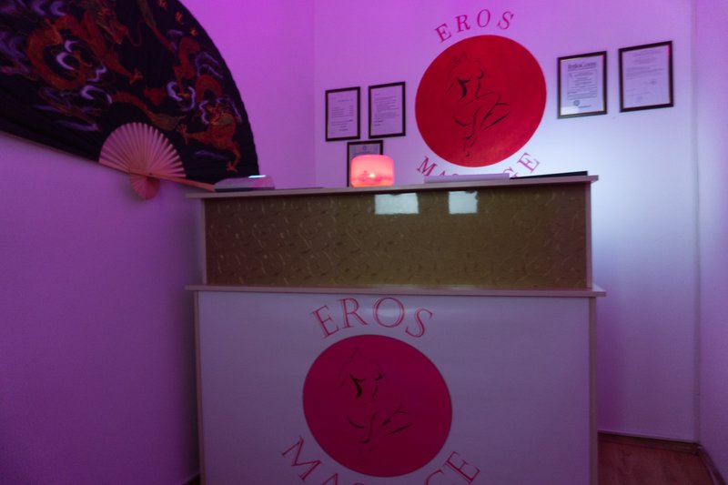 Maseuze pentru Eros Amzei, clienti straini,