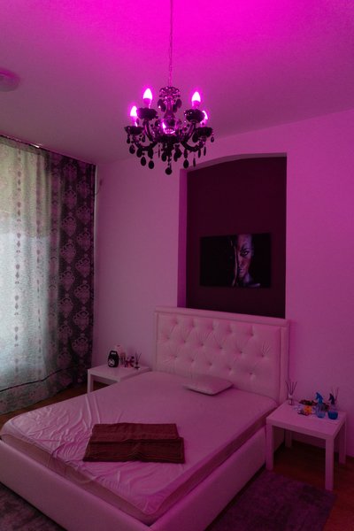 Maseuze pentru Eros Amzei, clienti straini,