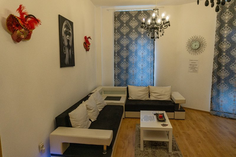 Maseuze pentru Eros Amzei, clienti straini,